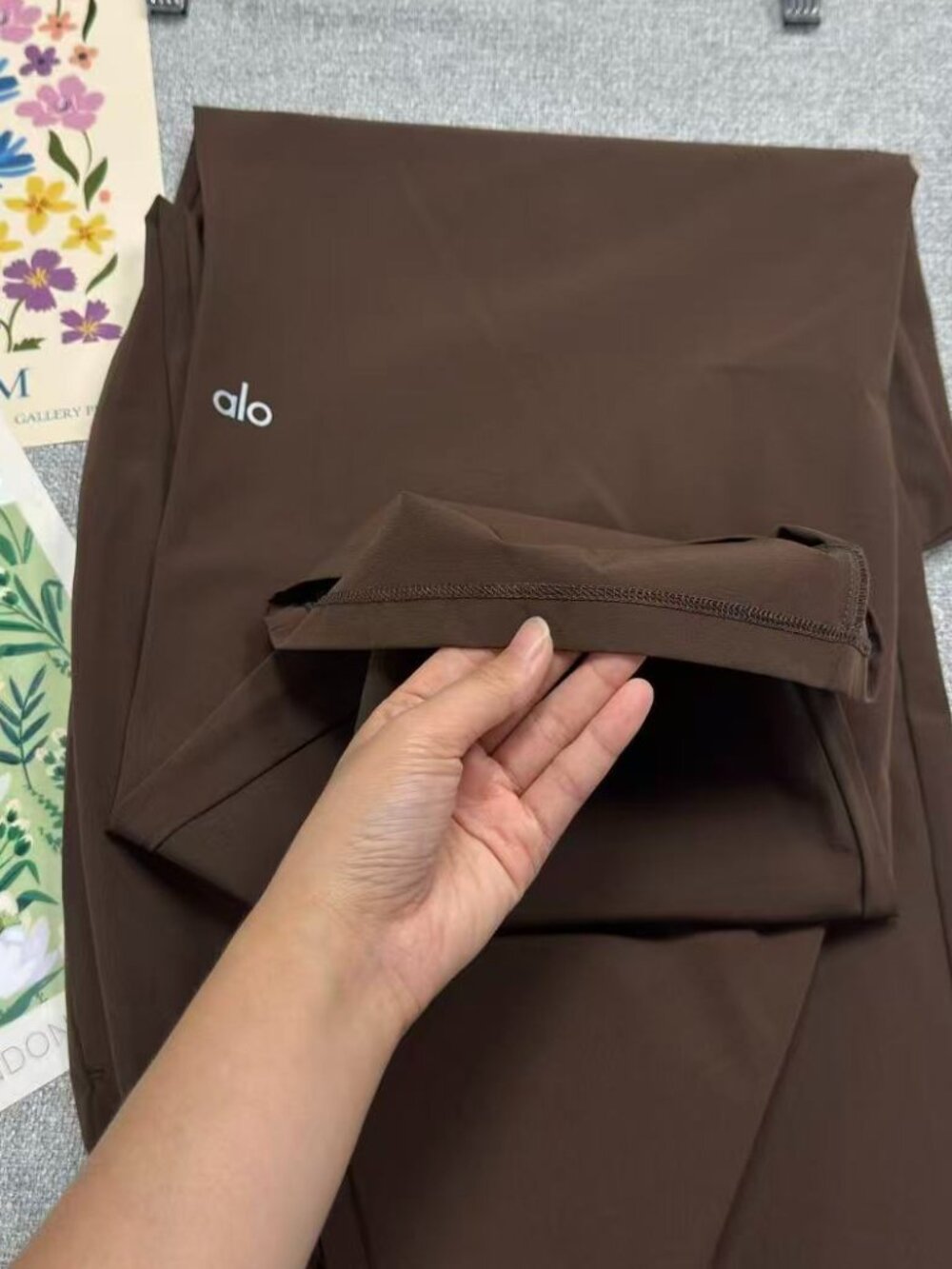 NWT Alo Yoga Suit Up Trouser Espresso Brown🤎Relaxed Fit Pants - Picture 6 of 8